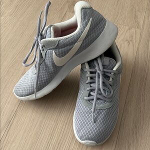 Nike Women’s Light Grey Mesh Running Sneakers